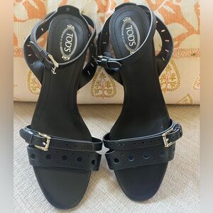 Stylish Tod’s Black Leather Ankle Strap Heel Sandals. Women’s Size: 37.5